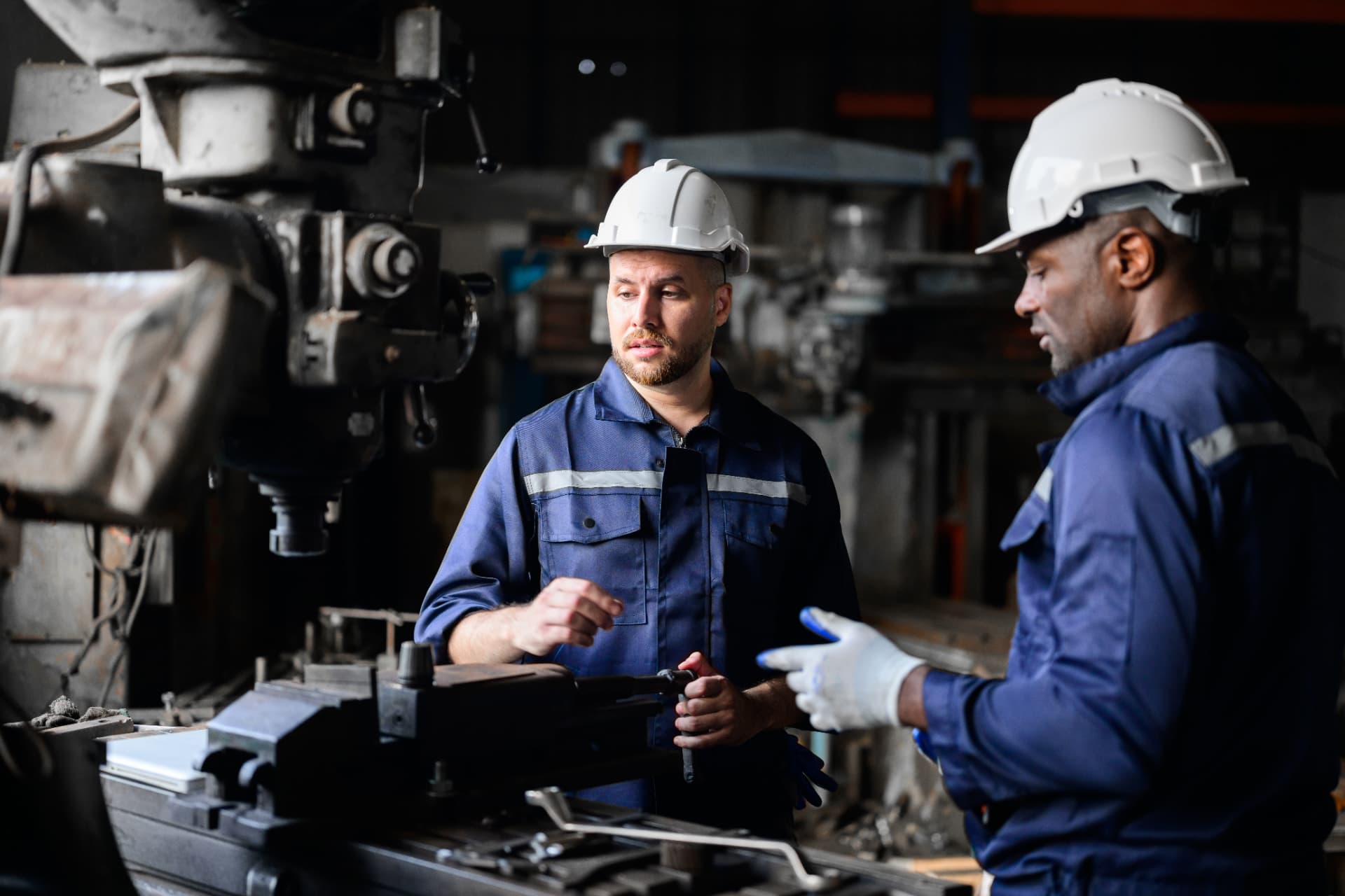 Equipe Leap Technologies em operação industrial