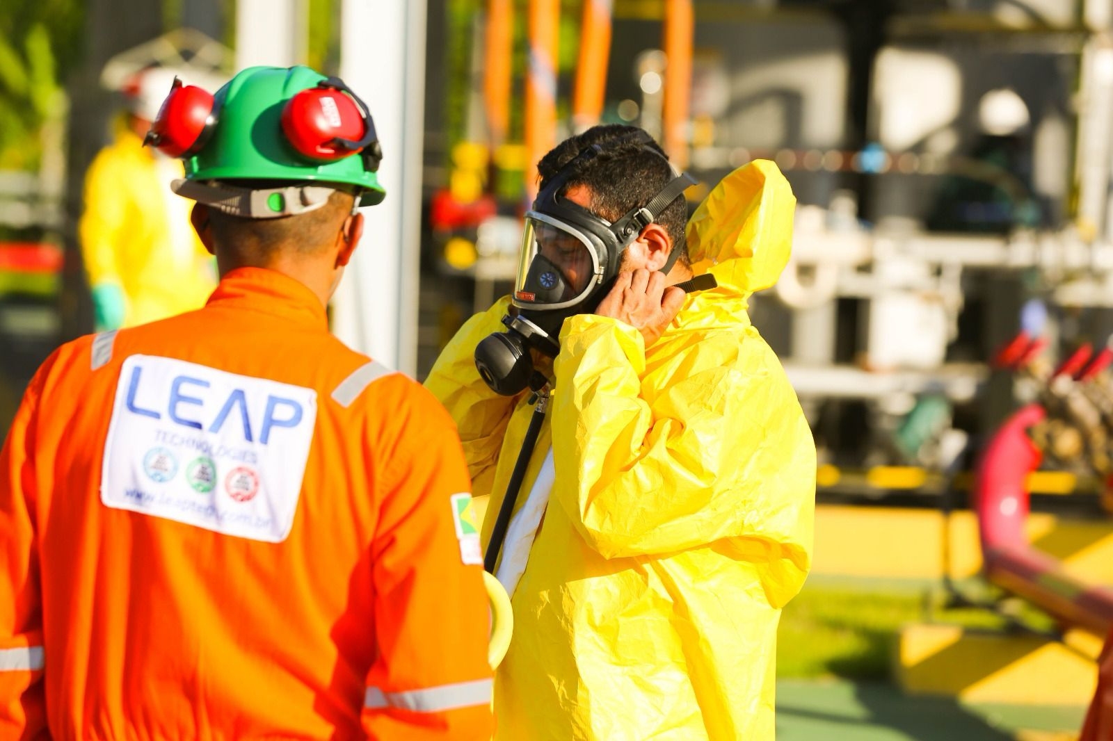 Equipe de manutenção industrial da Leap Technologies em campo