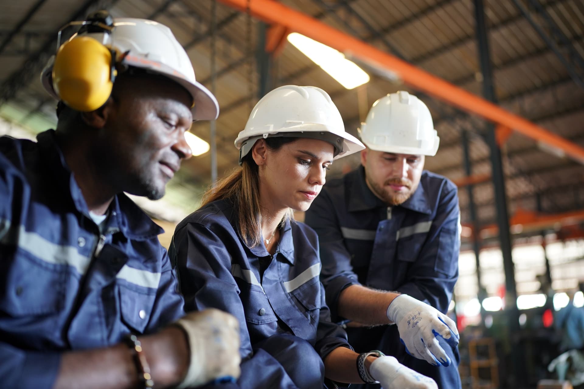 Equipe Leap Technologies em operação industrial