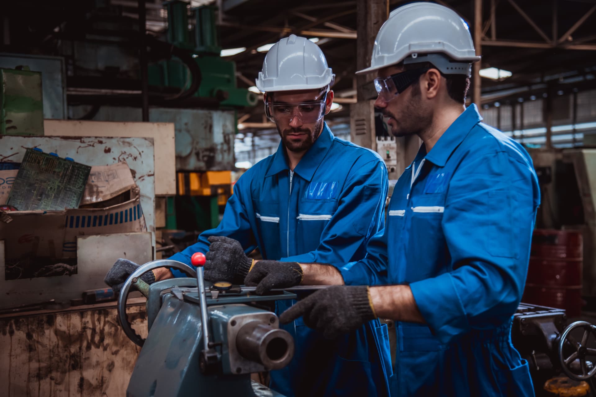 Equipe Leap Technologies em operação industrial
